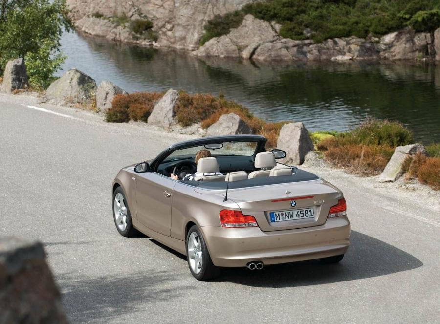  BMW 1-Series Convertible 2008 года  (фото 46 из 52)
